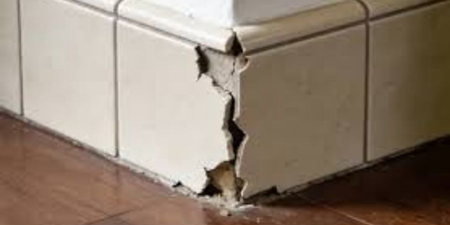 Xem chi tiết phần chân tường yếu hoặc không vững chắc