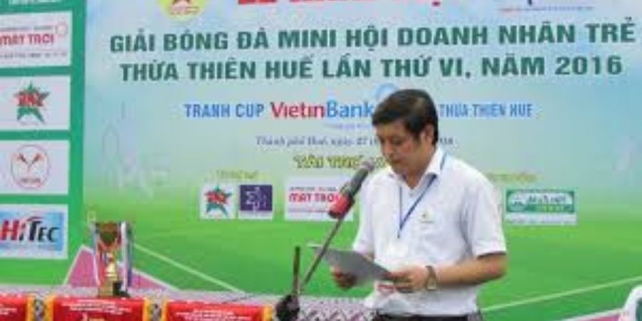 Trình bày phát biểu khai mạc buổi lễ