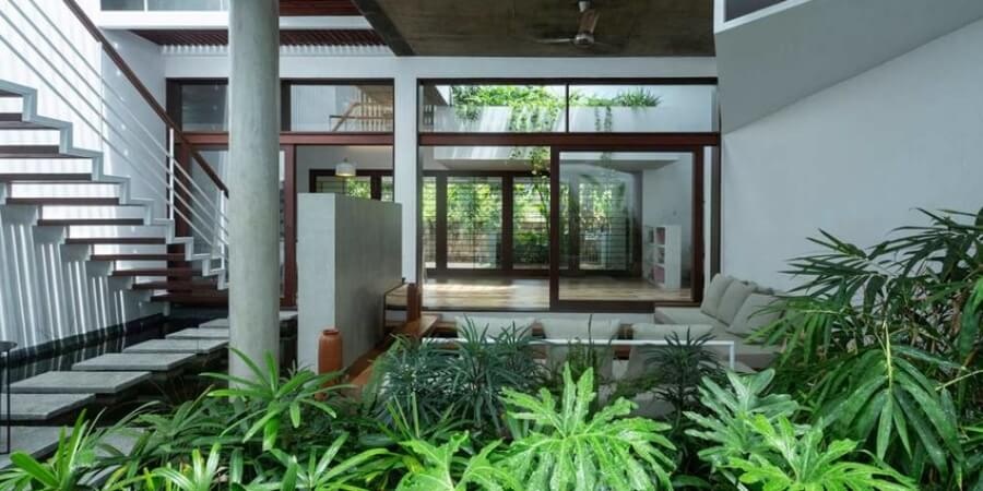 Mẫu nhà ống 2 tầng nhiều cây xanh